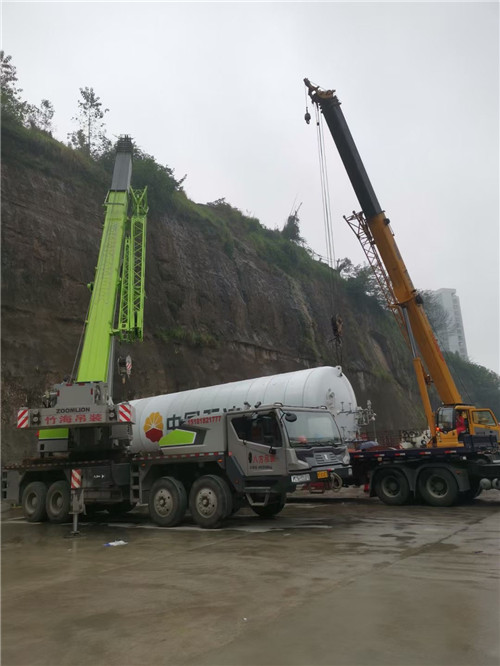 鱼峰区“不怕风雨冻”—— 吊车的 “恶劣环境适应” 技术